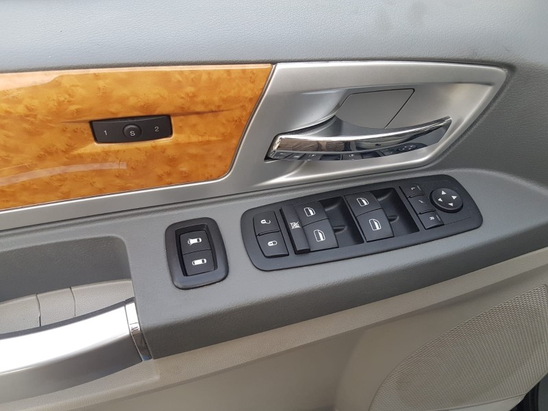 chrysler grand voyager del año 2008