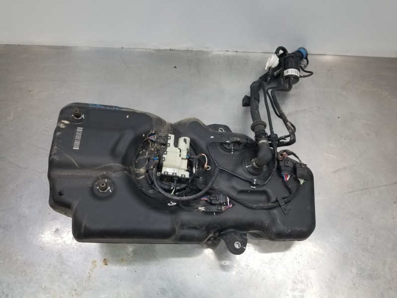 Recambio de deposito aditivo adblue fap ( deposito grande ) para mercedes clase m (w166) bluetec referencia OEM IAM A1664706001 