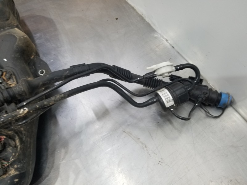 Recambio de deposito aditivo adblue fap ( deposito grande ) para mercedes clase m (w166) bluetec referencia OEM IAM A1664706001 