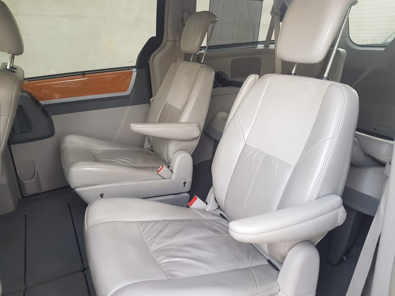 chrysler grand voyager del año 2008