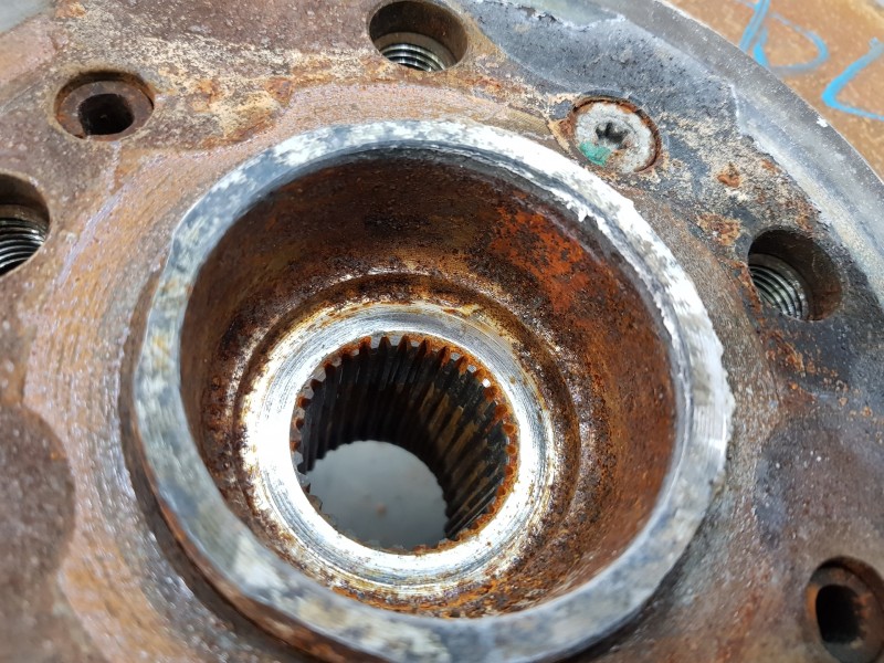 Recambio de mangueta delantera derecha para mercedes clase m (w164) 4matic referencia OEM IAM A1643301420  