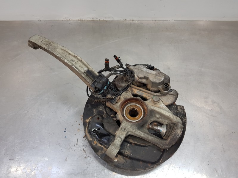 Recambio de mangueta delantera derecha para mercedes clase m (w164) 4matic referencia OEM IAM A1643301420  