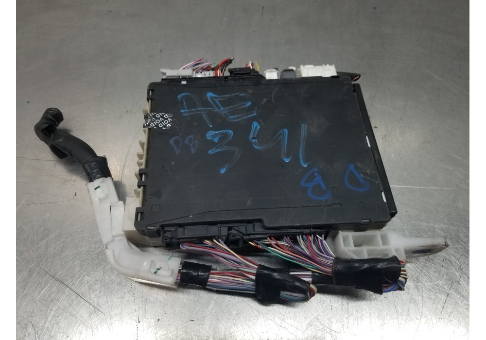 Recambio de caja reles / fusibles para toyota corolla touring sports (e21) hybrid referencia OEM IAM 8273012Z20A  