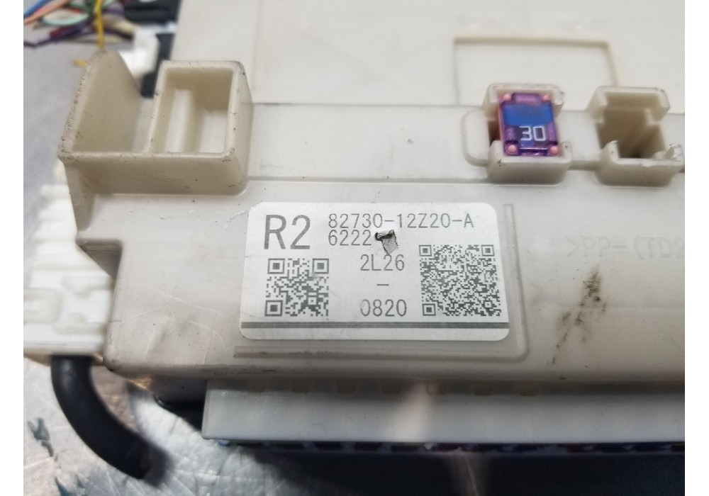 Recambio de caja reles / fusibles para toyota corolla touring sports (e21) hybrid referencia OEM IAM 8273012Z20A  
