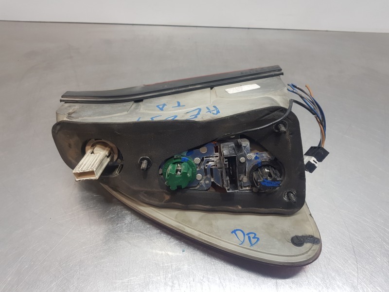 Recambio de piloto trasero derecho para bmw x5 (e53) sport referencia OEM IAM 63217158388  