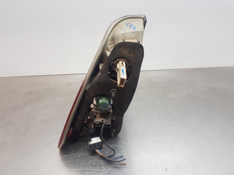 Recambio de piloto trasero derecho para bmw x5 (e53) sport referencia OEM IAM 63217158388  