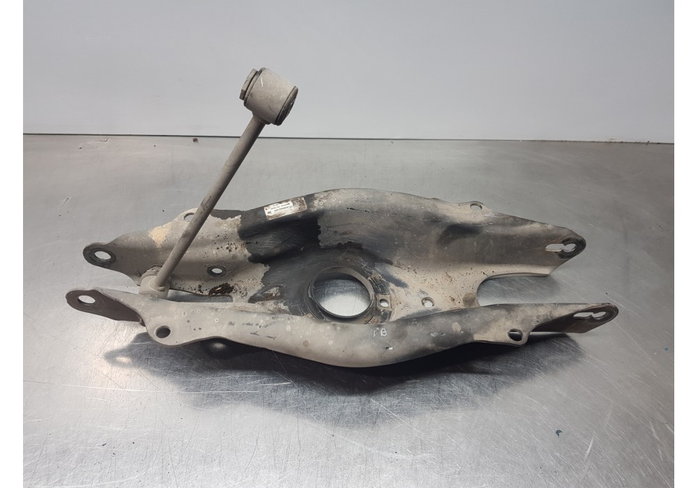 Recambio de brazo suspension inferior trasero derecho para mercedes clase c (w205) lim. bluetec referencia OEM IAM A2053522000  