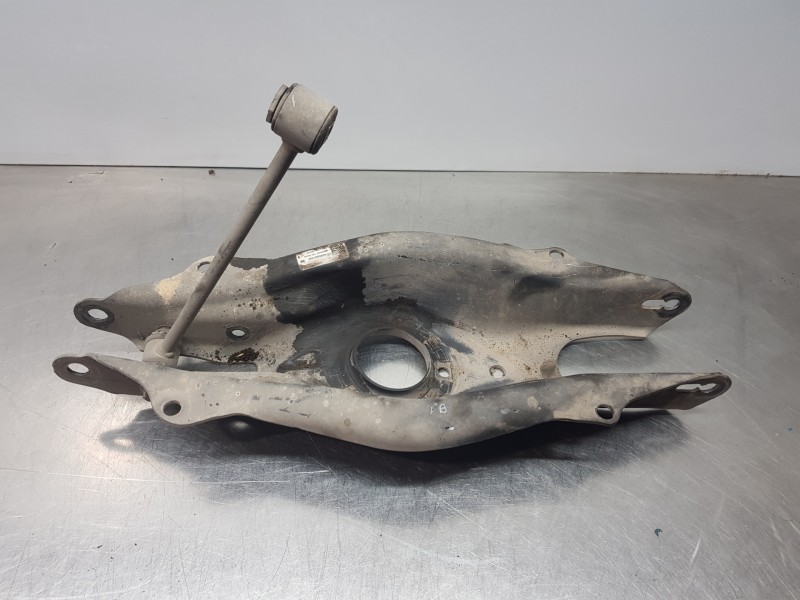 Recambio de brazo suspension inferior trasero derecho para mercedes clase c (w205) lim. bluetec referencia OEM IAM A2053522000  