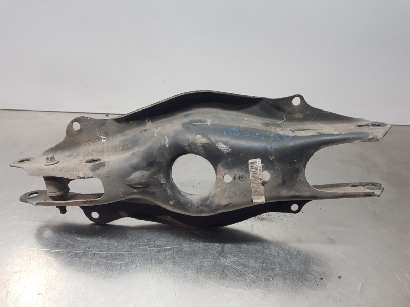 Recambio de brazo suspension inferior trasero derecho para mercedes clase c (w205) lim. bluetec referencia OEM IAM A2053522000  