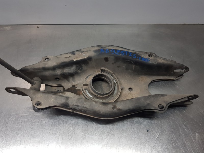 Recambio de brazo suspension inferior trasero izquierdo para mercedes clase c (w205) lim. bluetec referencia OEM IAM A2053522000