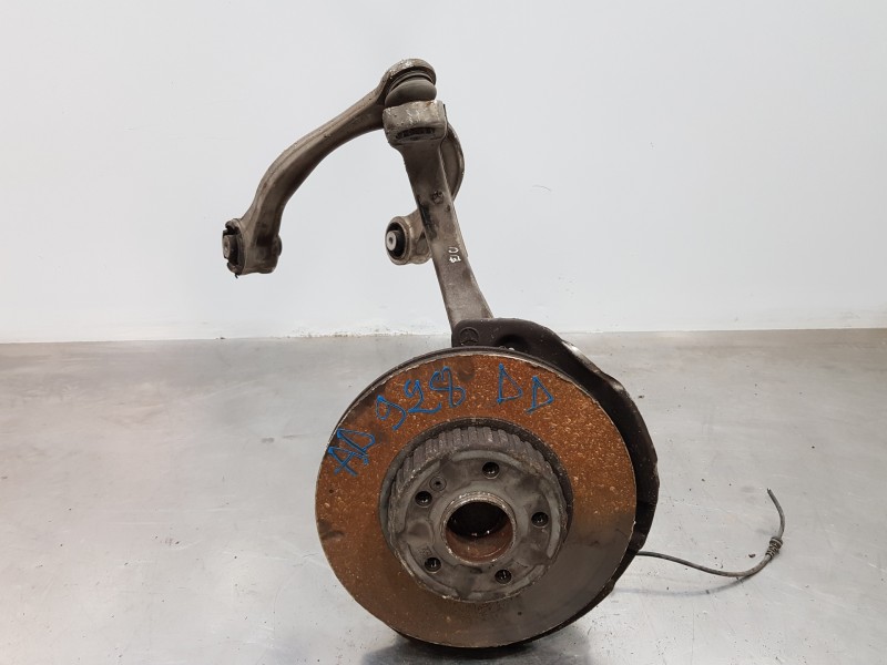 Recambio de mangueta delantera derecha para mercedes clase c (w205) lim. bluetec referencia OEM IAM A2053322200  