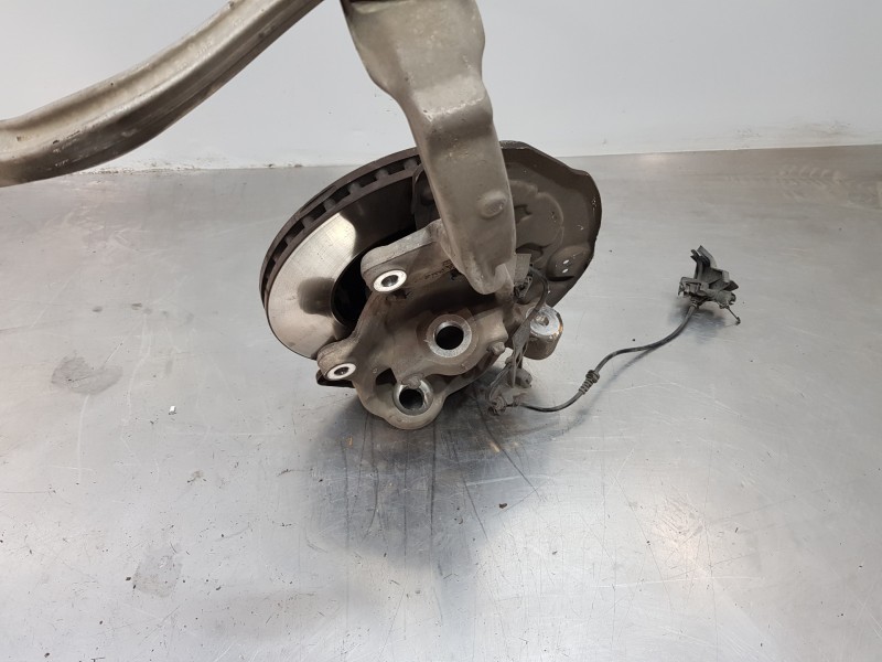 Recambio de mangueta delantera izquierda para mercedes clase c (w205) lim. bluetec referencia OEM IAM A2053322100  