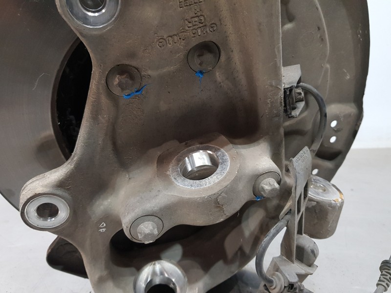 Recambio de mangueta delantera izquierda para mercedes clase c (w205) lim. bluetec referencia OEM IAM A2053322100  