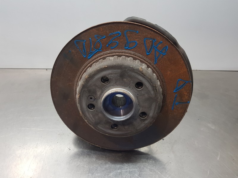 Recambio de mangueta trasera derecha para mercedes clase c (w205) lim. bluetec referencia OEM IAM A2053500241  