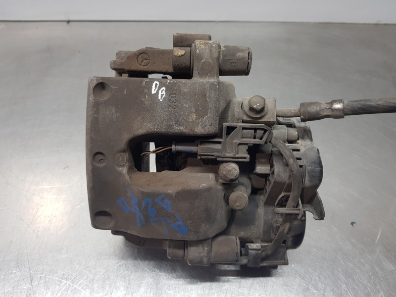 Recambio de pinza freno trasera derecha para mercedes clase c (w205) lim. bluetec referencia OEM IAM A2054230281  
