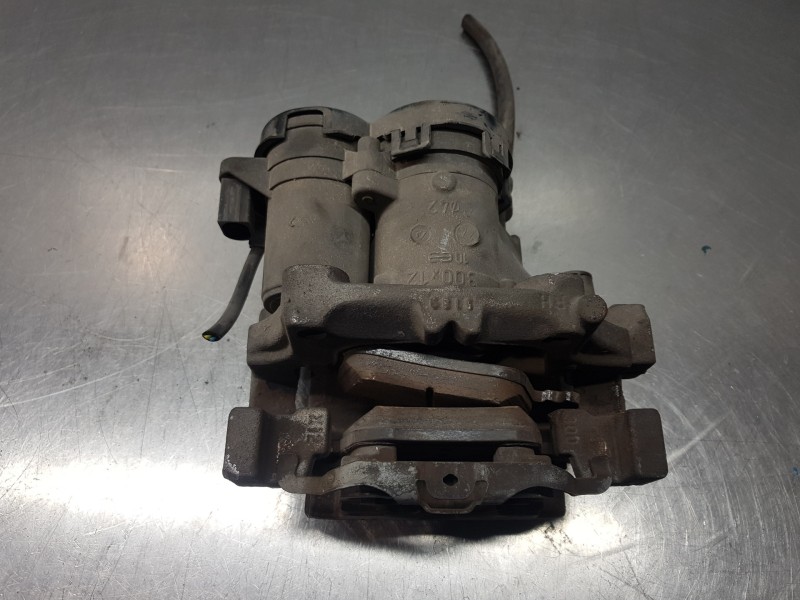 Recambio de pinza freno trasera derecha para mercedes clase c (w205) lim. bluetec referencia OEM IAM A2054230281  