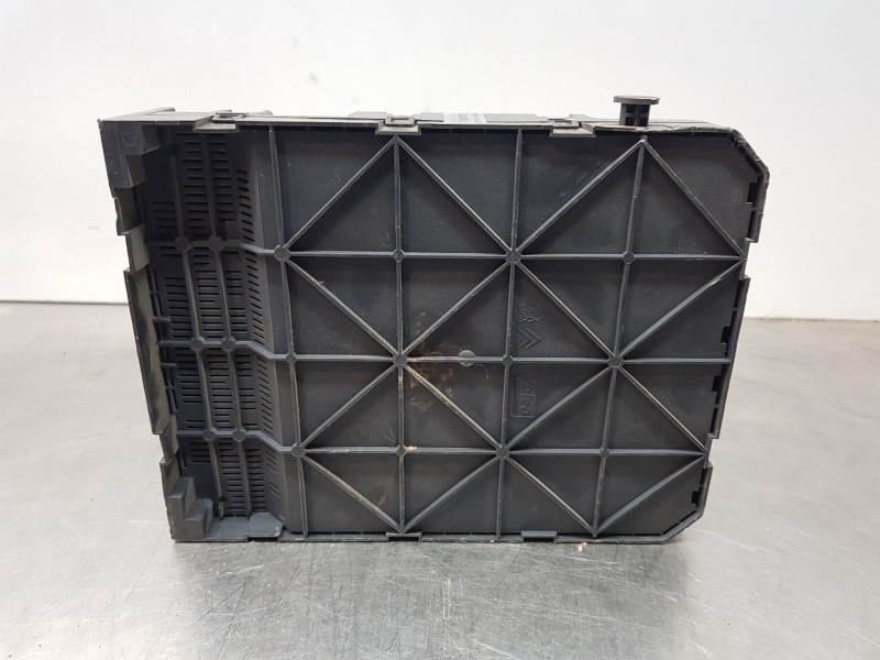 Recambio de caja reles / fusibles para peugeot 207 confort referencia OEM IAM 9663798280  