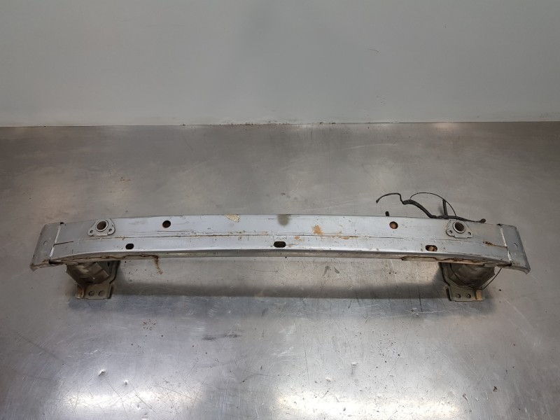 Recambio de refuerzo paragolpes delantero para toyota verso active referencia OEM IAM 520210F021  