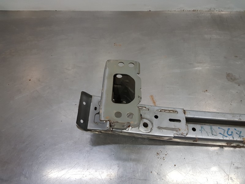 Recambio de refuerzo paragolpes delantero para toyota verso active referencia OEM IAM 520210F021  