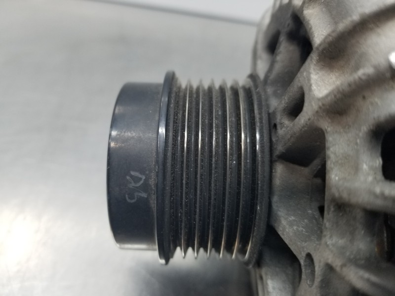 Recambio de alternador para kia carens ( ) drive referencia OEM IAM 373002B760  