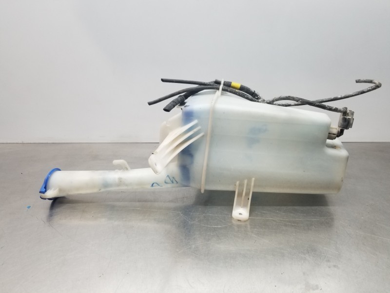 Recambio de deposito limpia para kia carens ( ) drive referencia OEM IAM 98610A4000  