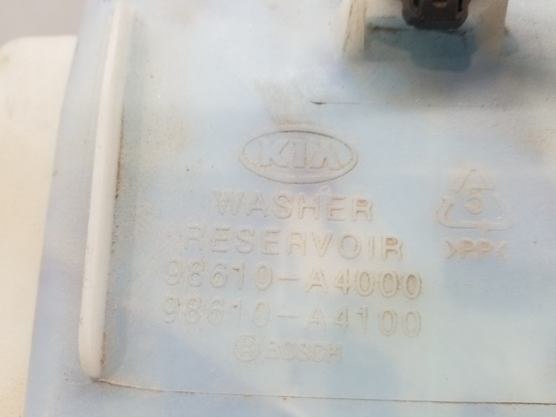 Recambio de deposito limpia para kia carens ( ) drive referencia OEM IAM 98610A4000  
