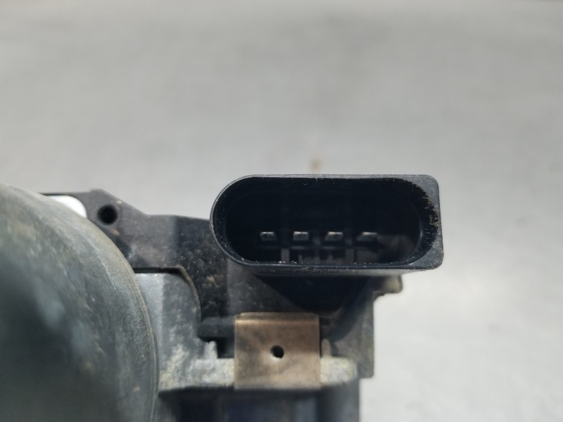 Recambio de motor limpia delantero para kia carens ( ) drive referencia OEM IAM 98110A4900  