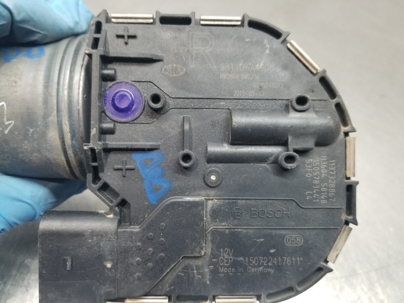 Recambio de motor limpia delantero para kia carens ( ) drive referencia OEM IAM 98110A4900  