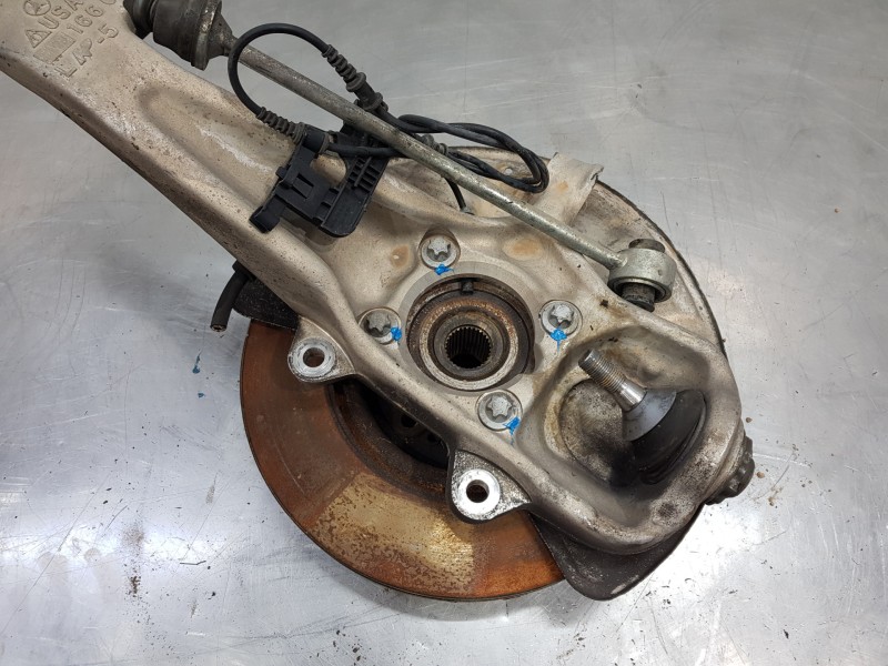 Recambio de mangueta delantera izquierda para mercedes clase m (w166) bluetec referencia OEM IAM A1663300920  