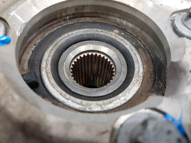 Recambio de mangueta delantera derecha para mercedes clase m (w166) bluetec referencia OEM IAM A1663301020  