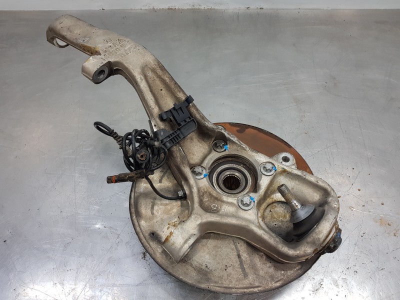 Recambio de mangueta delantera derecha para mercedes clase m (w166) bluetec referencia OEM IAM A1663301020  