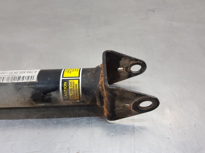 Recambio de amortiguador trasero derecho para mercedes clase m (w164) 4matic referencia OEM IAM A1643202531  