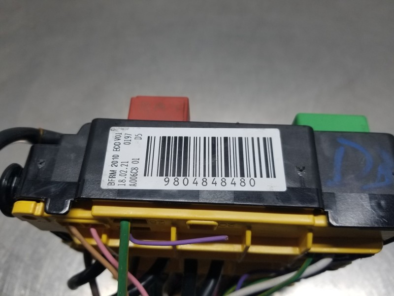 Recambio de caja reles / fusibles para peugeot 208 (p2) puretech referencia OEM IAM 9804848480  