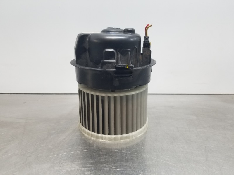 Recambio de motor calefaccion para peugeot 208 (p2) puretech referencia OEM IAM 7015011001  