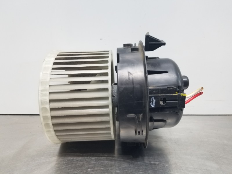 Recambio de motor calefaccion para peugeot 208 (p2) puretech referencia OEM IAM 7015011001  