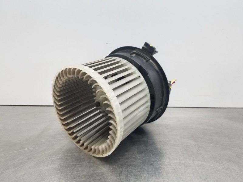 Recambio de motor calefaccion para peugeot 208 (p2) puretech referencia OEM IAM 7015011001  