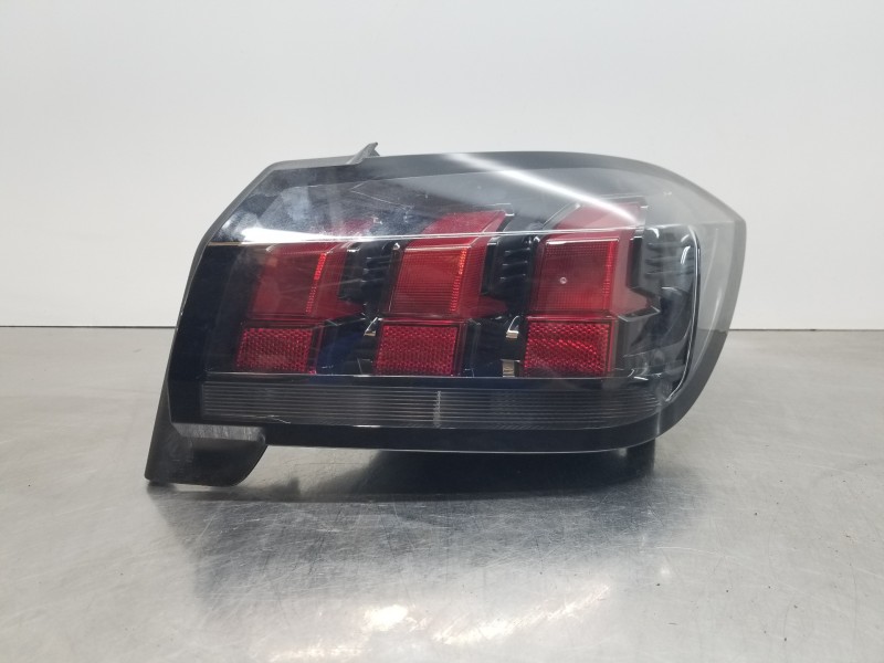 Recambio de piloto trasero derecho para peugeot 208 (p2) puretech referencia OEM IAM 9823216580  