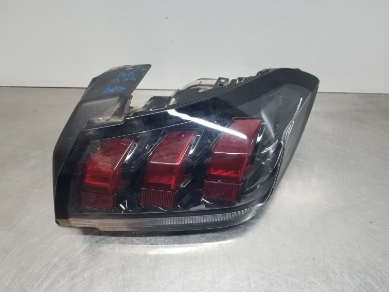 Recambio de piloto trasero derecho para peugeot 208 (p2) puretech referencia OEM IAM 9823216580  