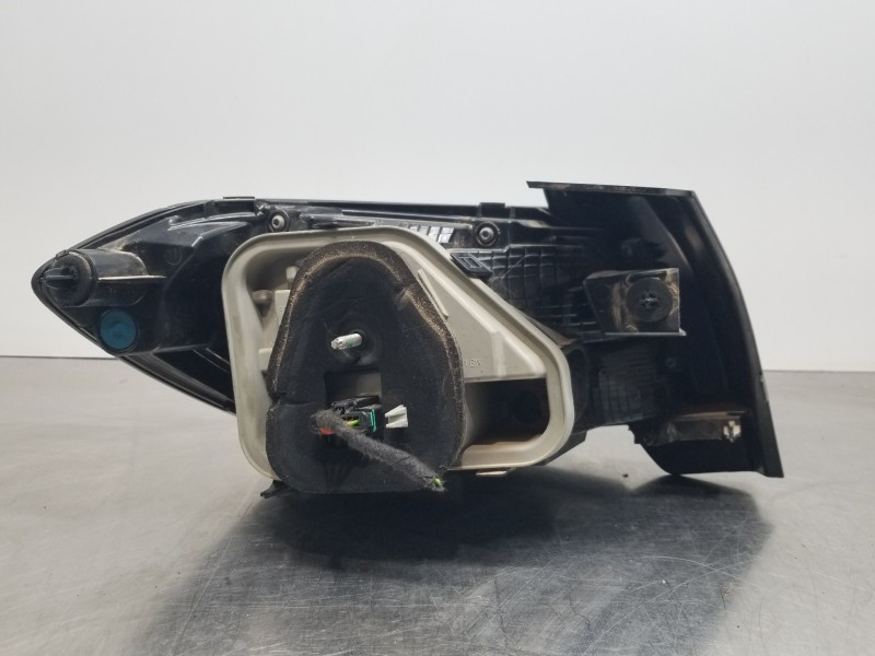 Recambio de piloto trasero derecho para peugeot 208 (p2) puretech referencia OEM IAM 9823216580  