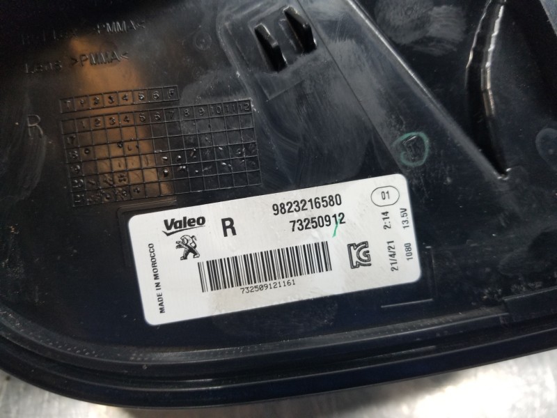 Recambio de piloto trasero derecho para peugeot 208 (p2) puretech referencia OEM IAM 9823216580  