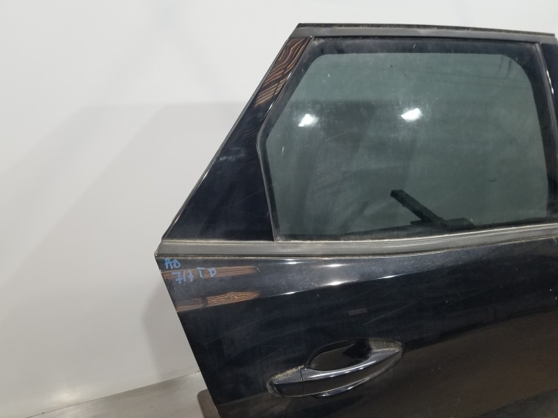 Recambio de puerta trasera derecha para peugeot 3008 allure referencia OEM IAM 9812317080  