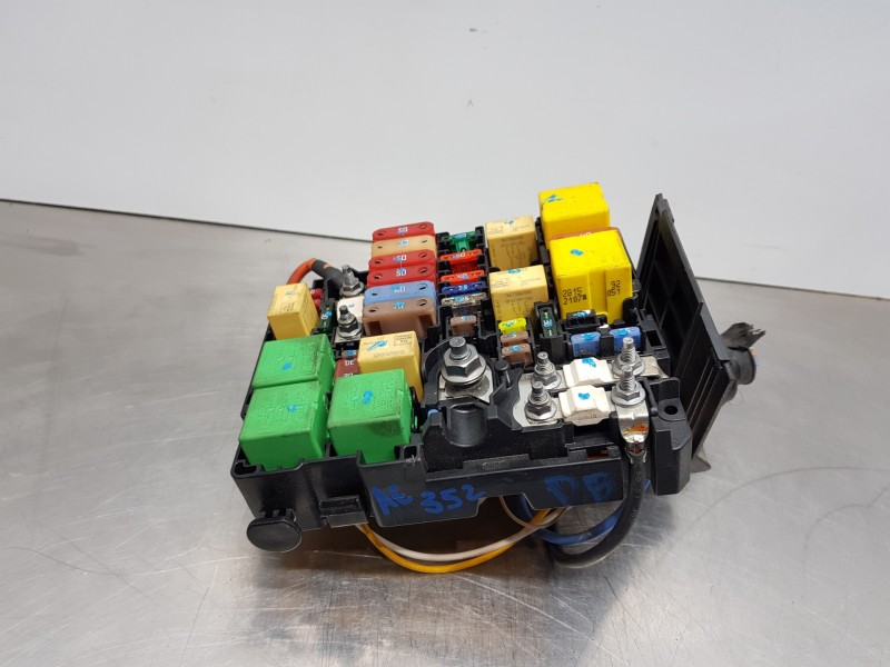 Recambio de caja reles / fusibles para peugeot 308 active referencia OEM IAM 9804848580  