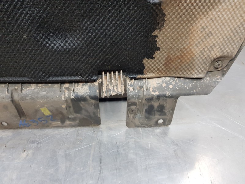 Recambio de cubrecarter para peugeot 308 active referencia OEM IAM 9814055580  