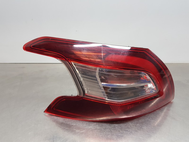 Recambio de piloto trasero izquierdo para peugeot 308 active referencia OEM IAM 9677817680  