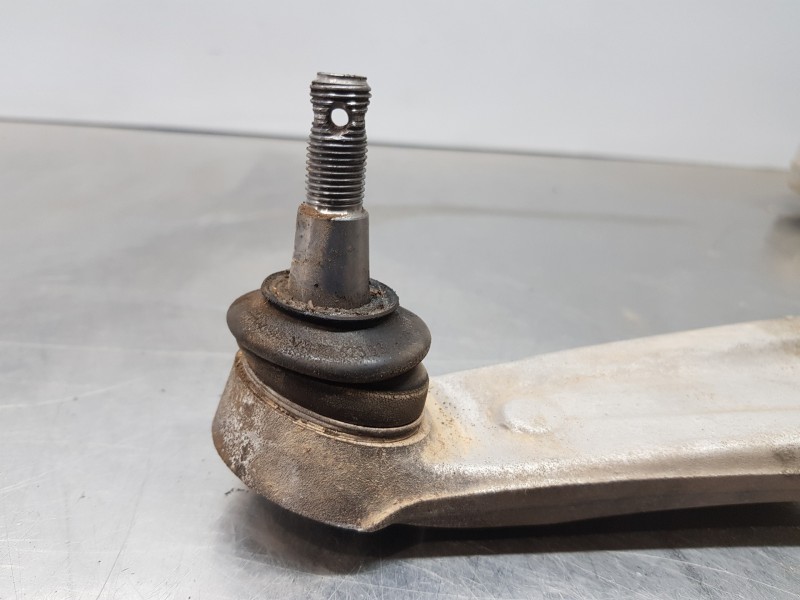 Recambio de brazo suspension inferior delantero derecho para kia niro concept referencia OEM IAM 54501AT000  