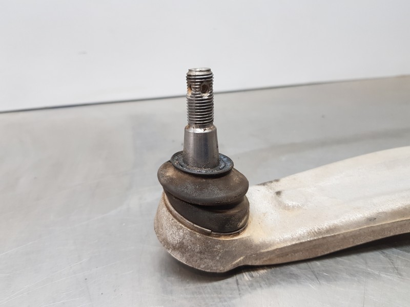 Recambio de brazo suspension inferior delantero izquierdo para kia niro concept referencia OEM IAM 54500AT000  