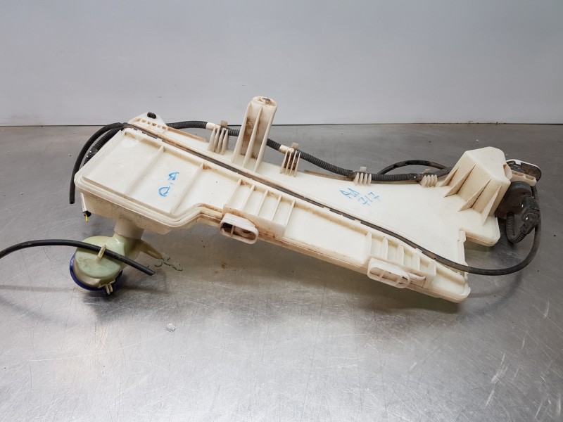 Recambio de deposito limpia para peugeot 3008 allure referencia OEM IAM 9815637380  