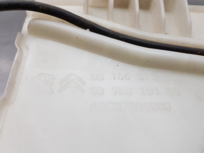 Recambio de deposito limpia para peugeot 3008 allure referencia OEM IAM 9815637380  