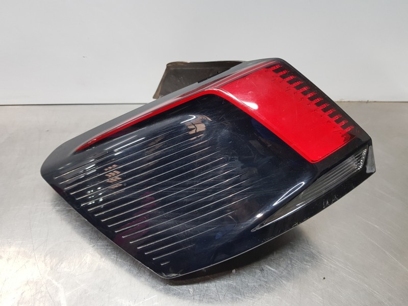 Recambio de piloto trasero izquierdo para peugeot 3008 allure referencia OEM IAM 9810477180  