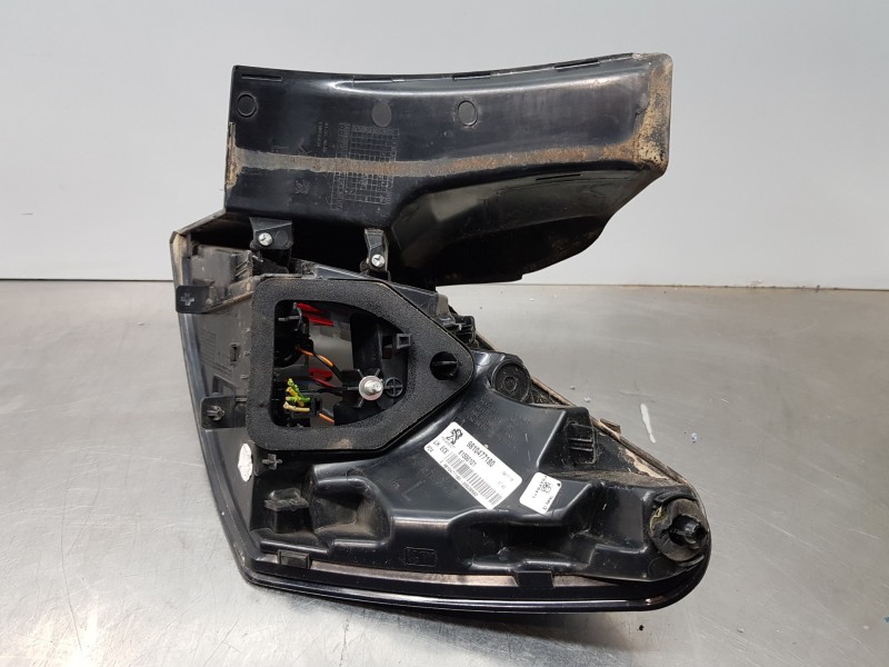 Recambio de piloto trasero izquierdo para peugeot 3008 allure referencia OEM IAM 9810477180  